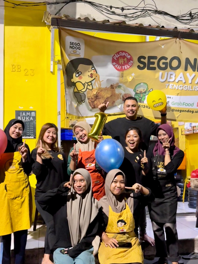 Mbak Ndog & Crew Sego Ndog Ubaya